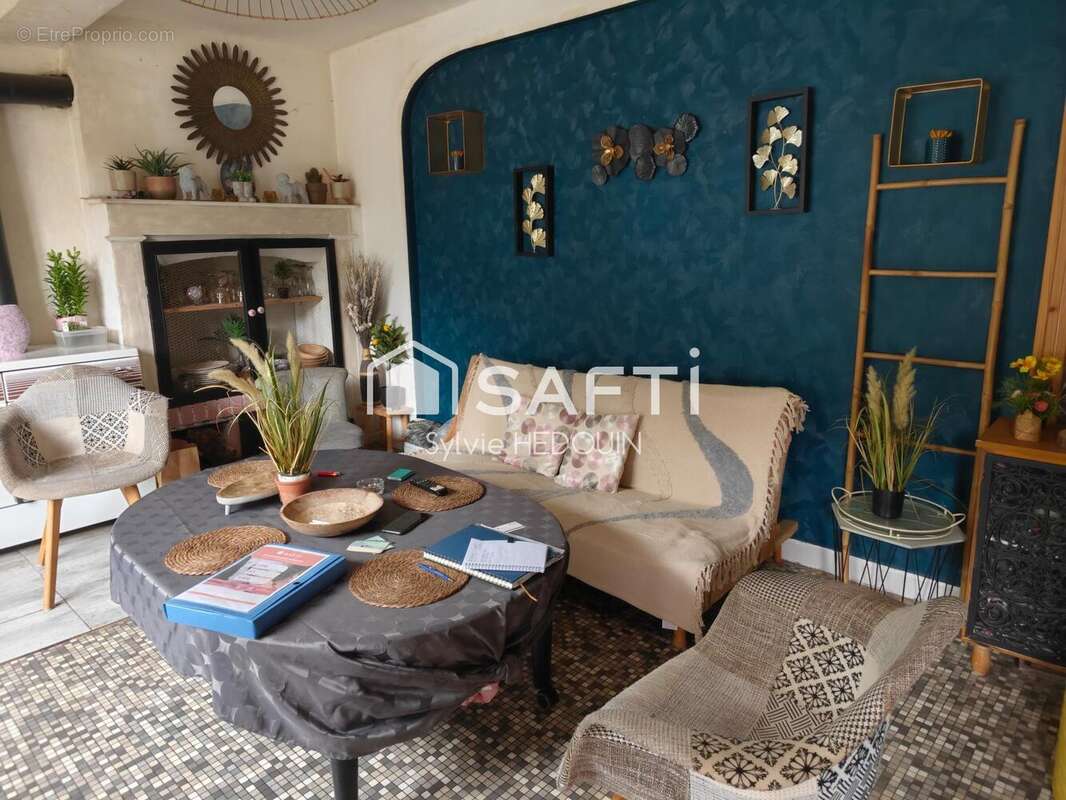 Maison 78 m² à Saint-Cyr-En-Pail  - photo 3