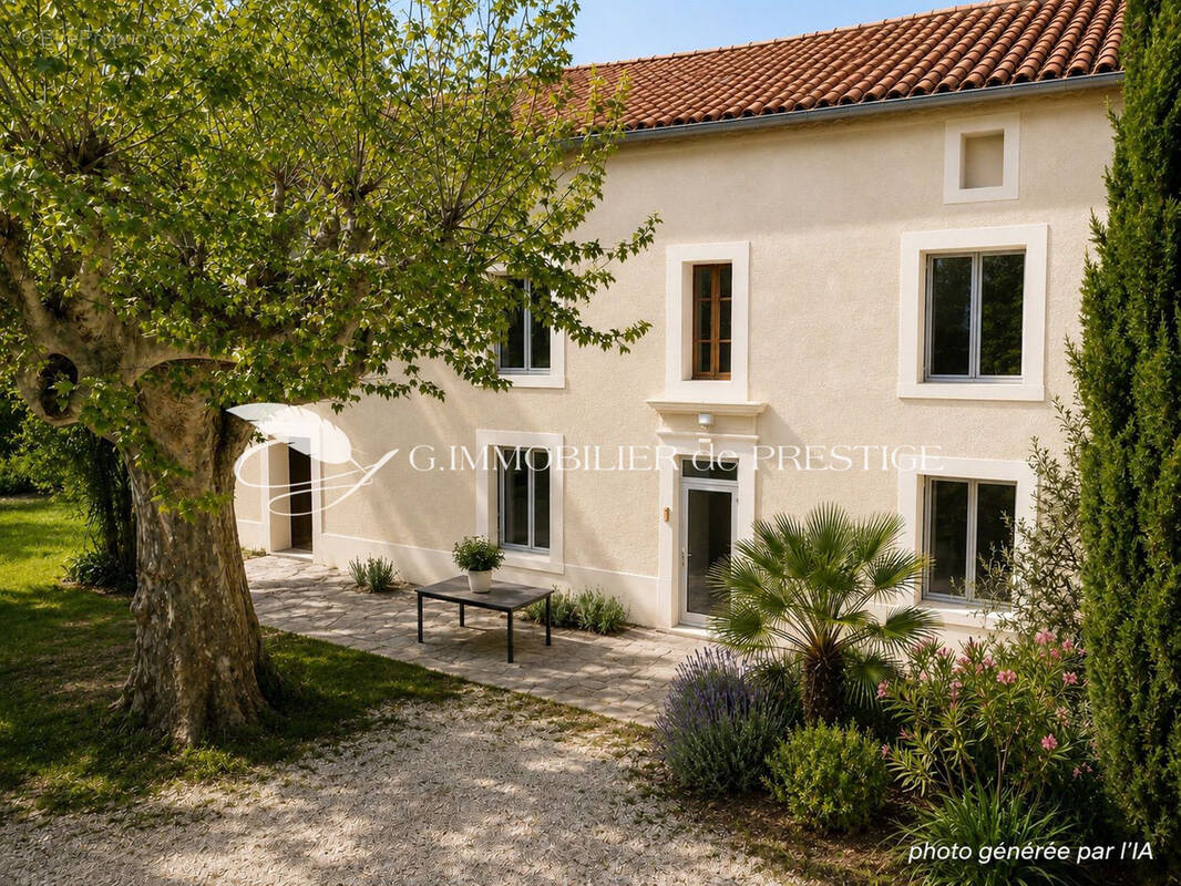 Maison à PERNES-LES-FONTAINES