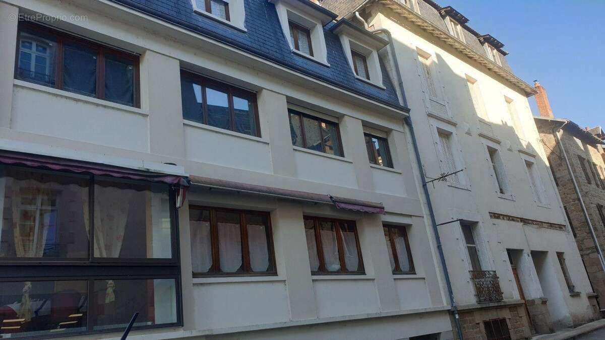 Commerce à EYMOUTIERS