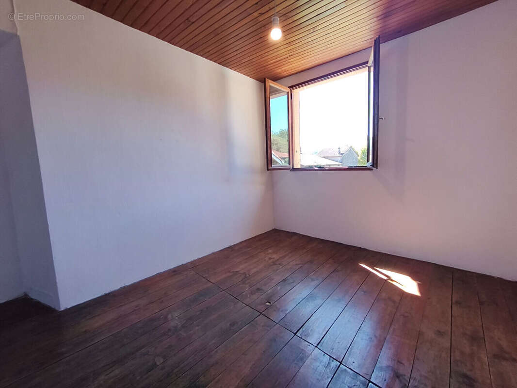 Maison à PRAT-BONREPAUX