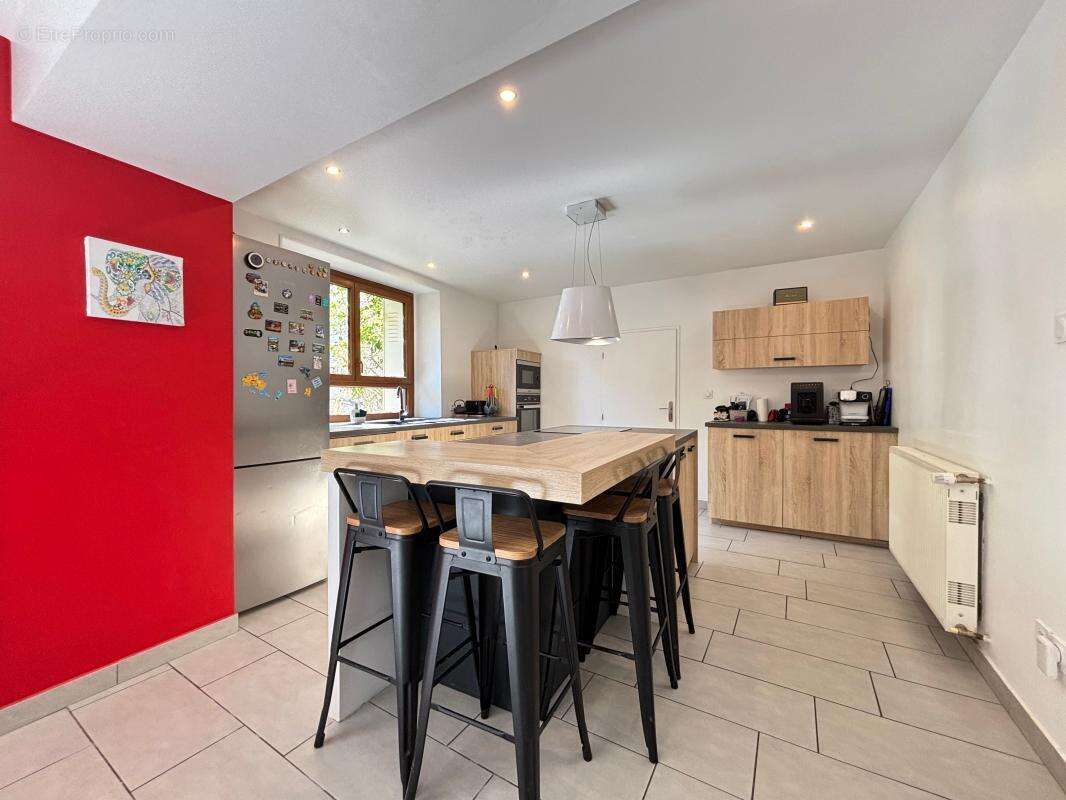 Maison à SAINT-ETIENNE-DE-CROSSEY