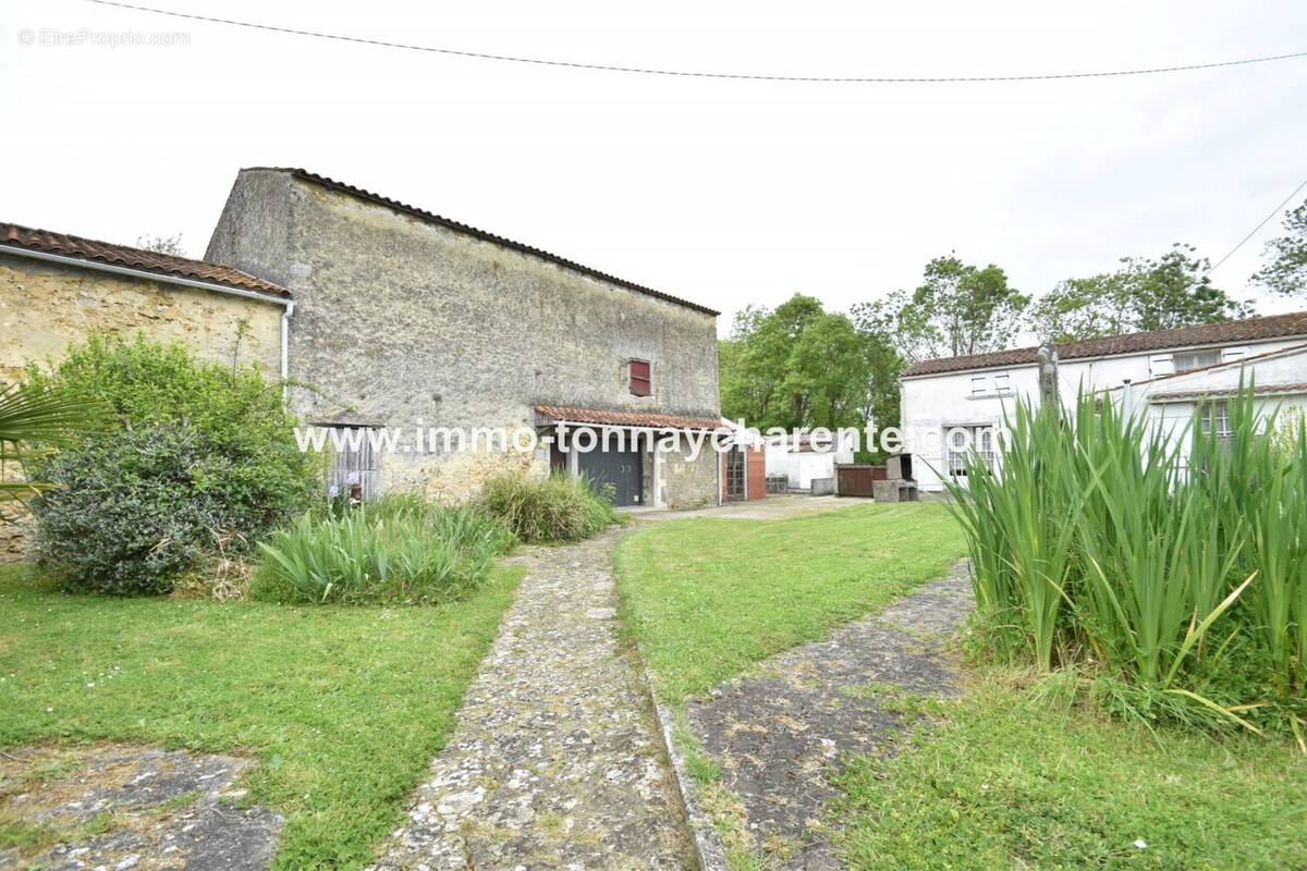 Maison à TONNAY-CHARENTE