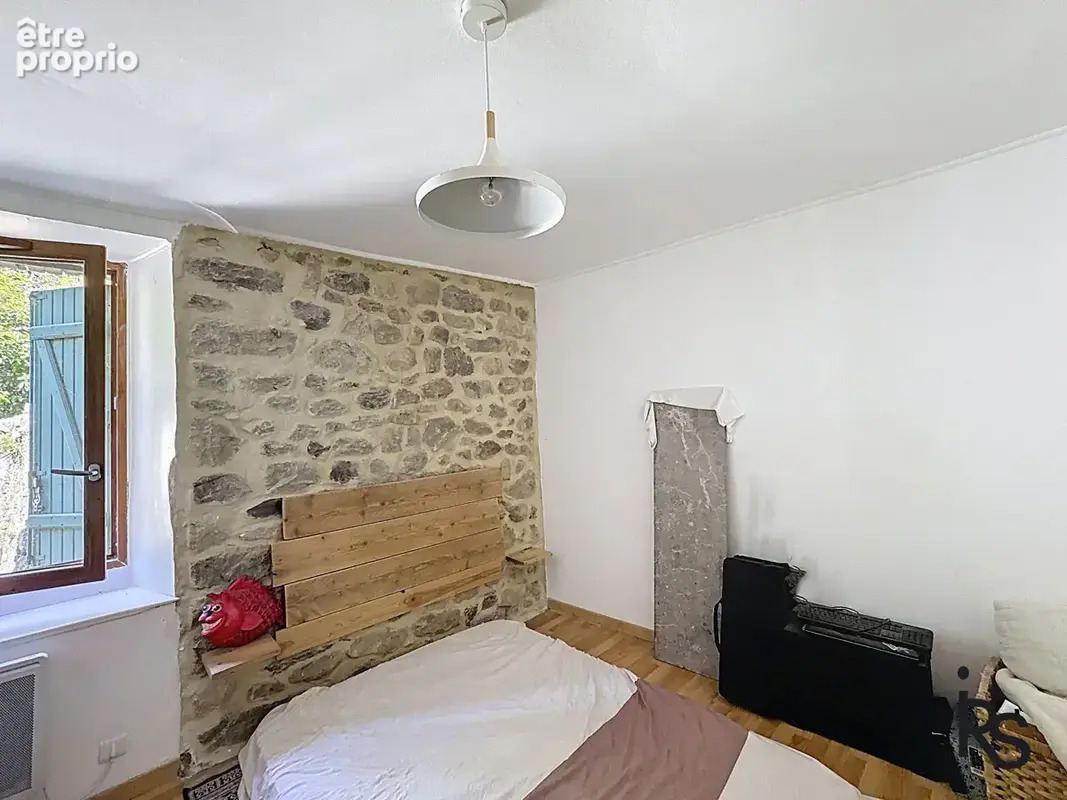 Maison de village avec un gîte, une petite cour et deux terrasses - photo 8