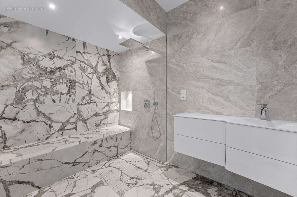 Maison à DIVONNE-LES-BAINS