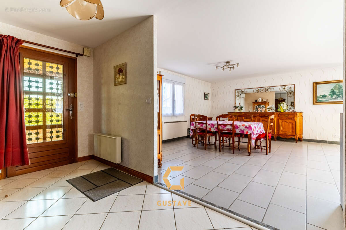 Maison à VAROIS-ET-CHAIGNOT