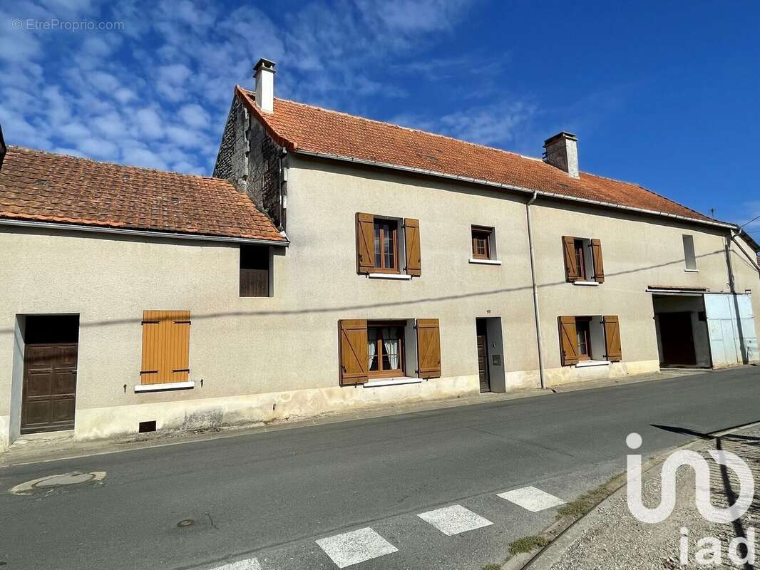 Photo 2 - Maison à NAINTRE