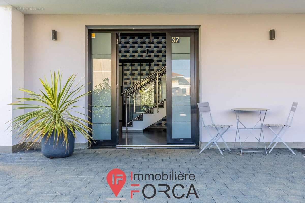 Woippy - maison d'architecte avec piscine - 250 m² - photo 3
