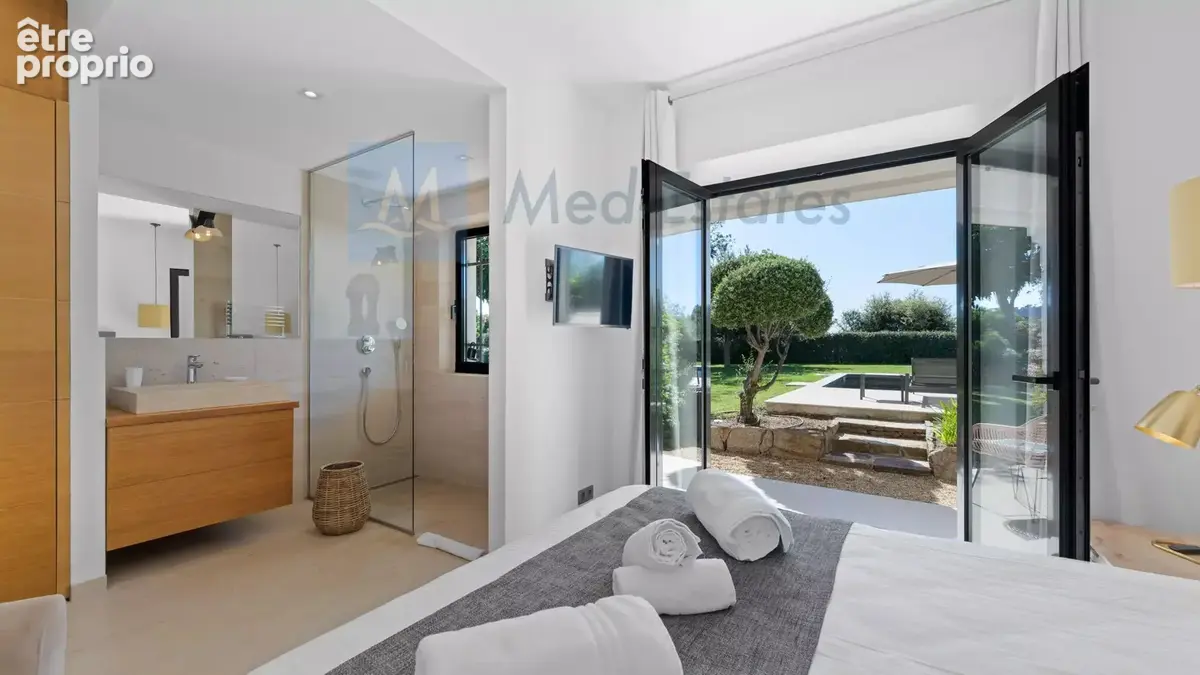 La Croix-Valmer  Villa avec une belle vue mer et de vastes espaces de vie - photo 11