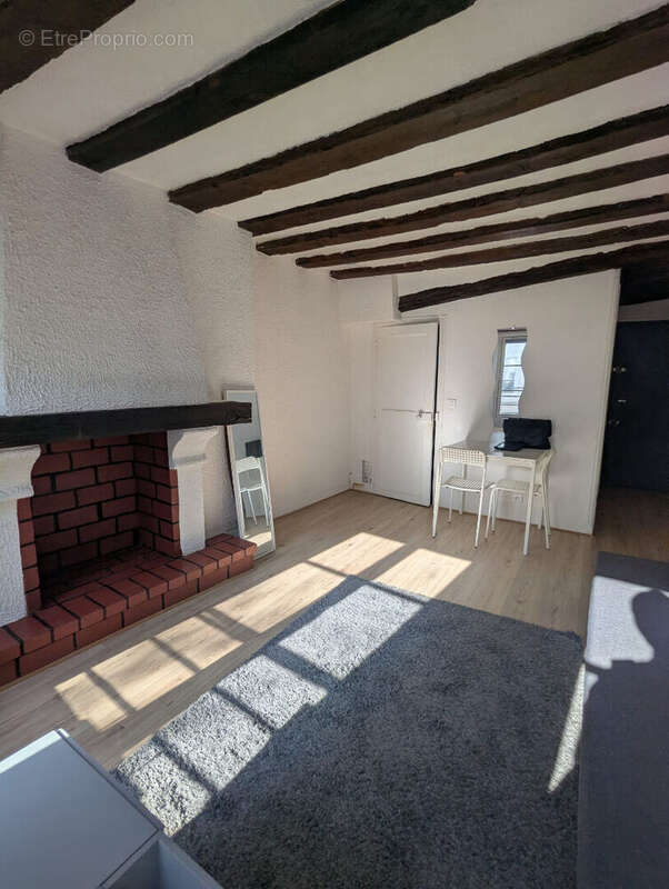Appartement à PARIS-1E