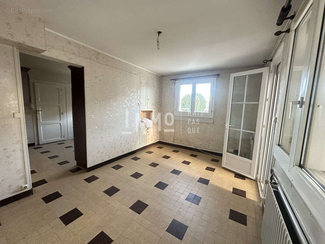 Maison à BESSE-SUR-BRAYE