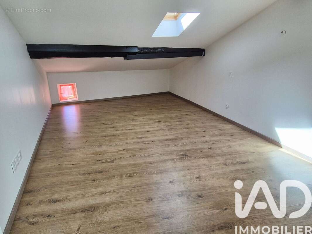 Appartement 43 m² à Mazamet  - photo 4