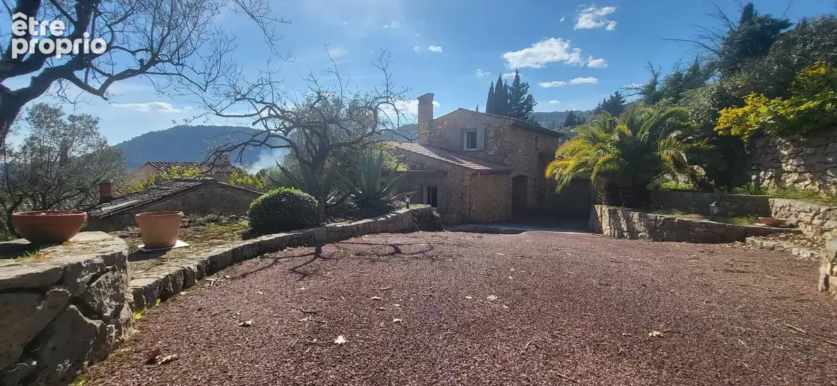 Villa en pierre apparente avec 4 chambres sur 1350m² de terrain. - photo 29