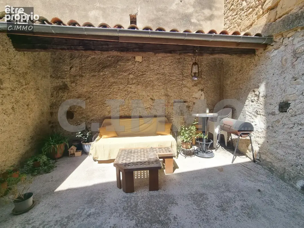 MDV de type 4 de 140 m2 avec 2 terrasses de 18 m2 et 25 m2 + garage 100 m2 + appartement 46 m2 + studio. - photo 15