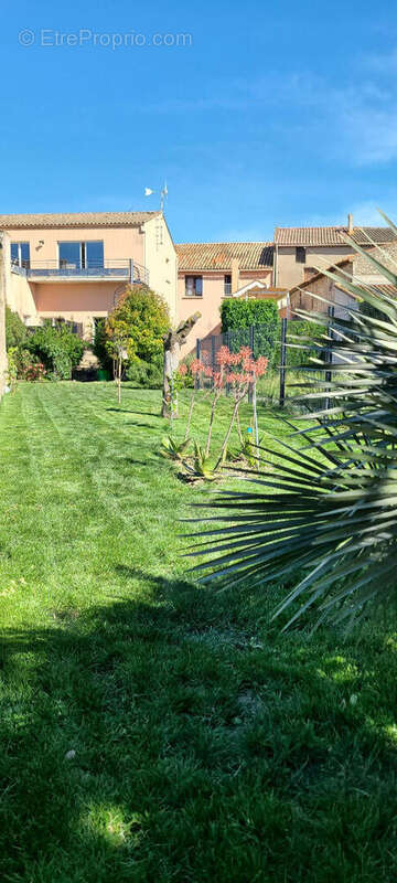 Maison à COURSAN