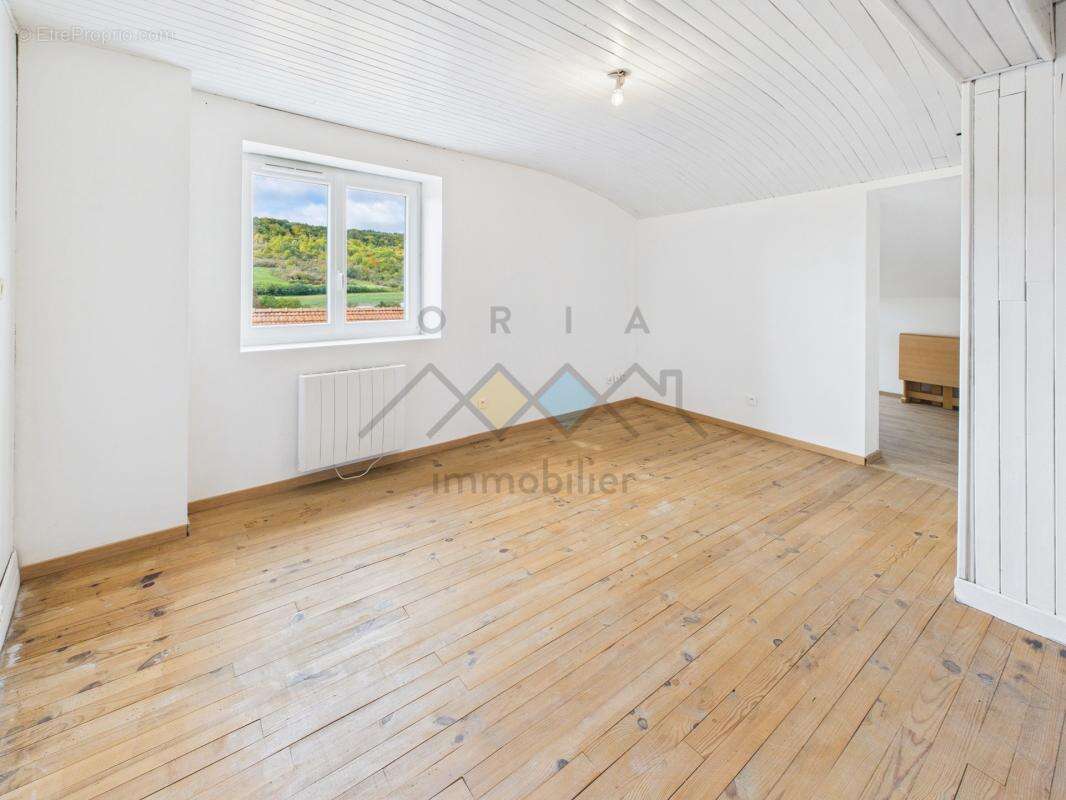 Maison à VILLECEY-SUR-MAD