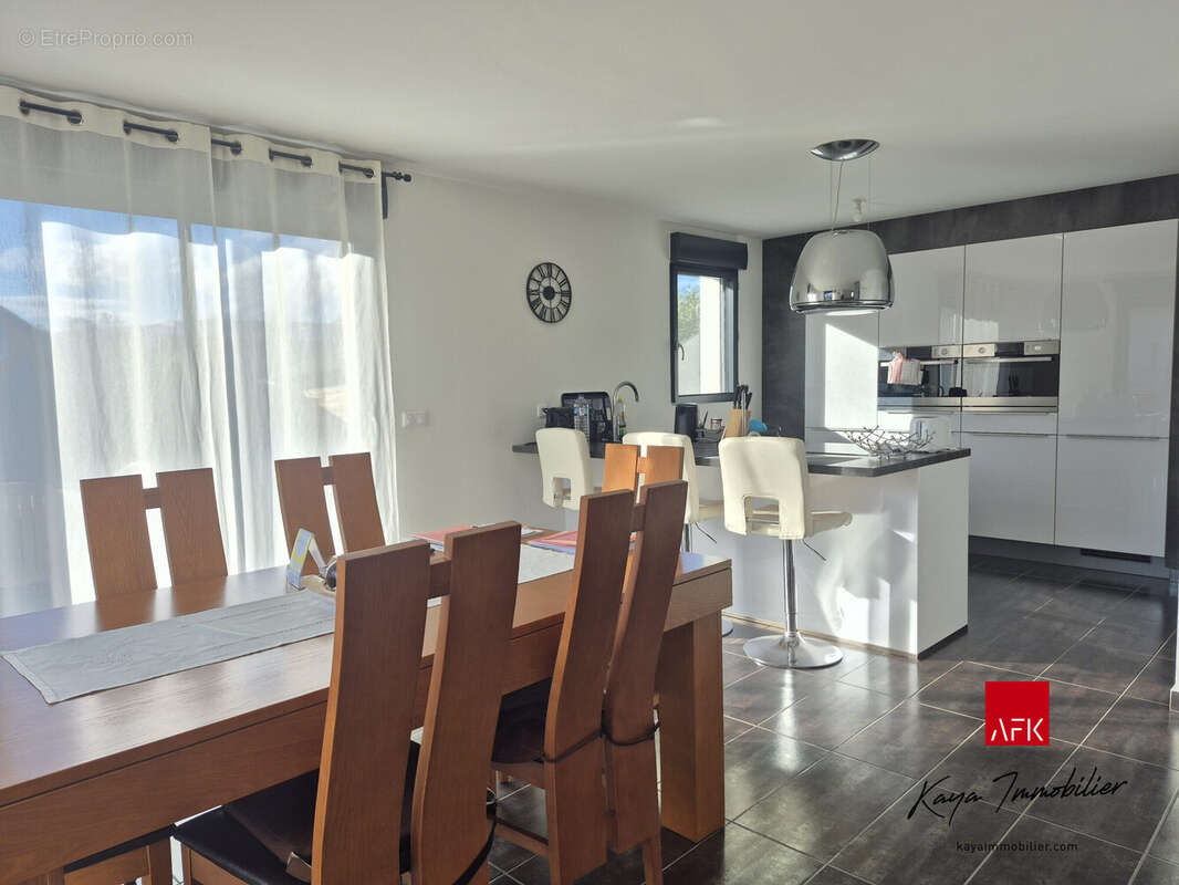 Maison à CONTAMINE-SUR-ARVE