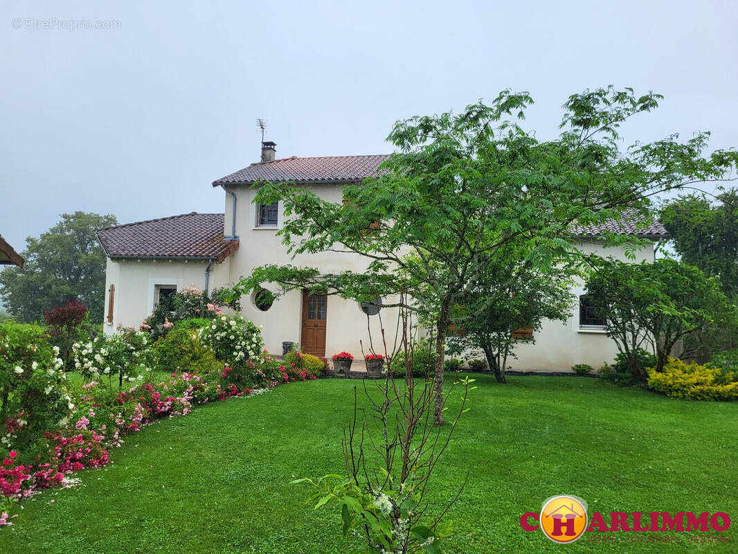 Maison à SAINT-JUNIEN