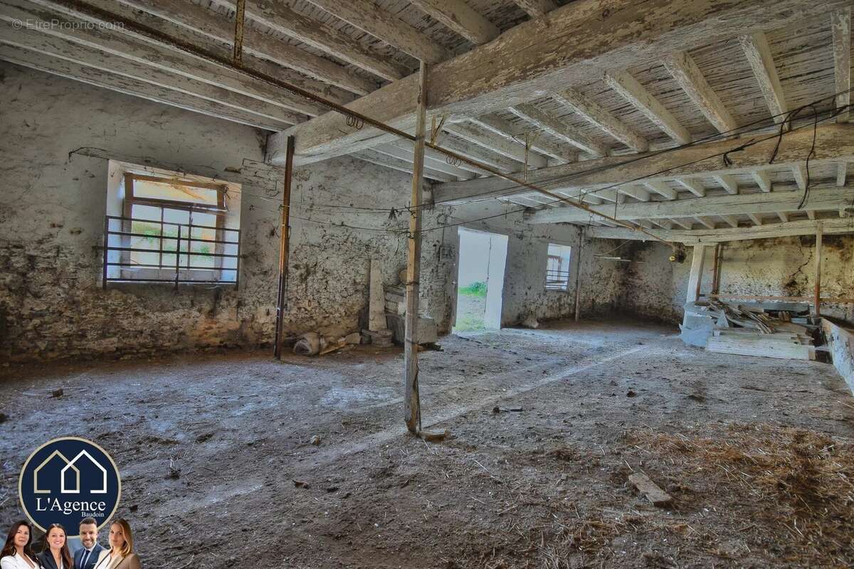Maison à HOUDAN