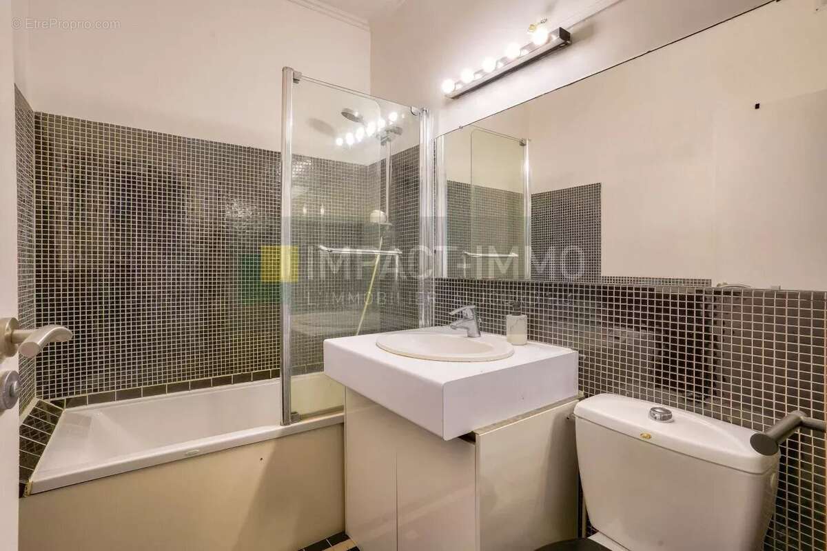 Appartement à NEUILLY-SUR-SEINE