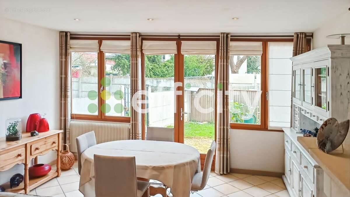 Maison à SAINT-MARCEL