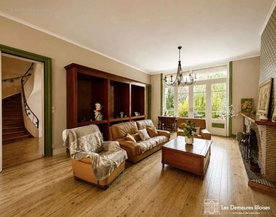Bel immeuble de 384 m2 secteur recherché, jardin, parkings - photo 12