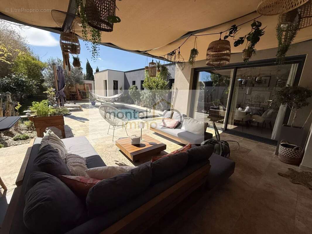 Maison à MONTELIMAR