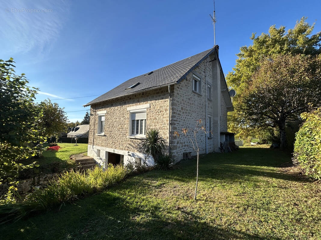 Maison à MARCILLAC-LA-CROISILLE