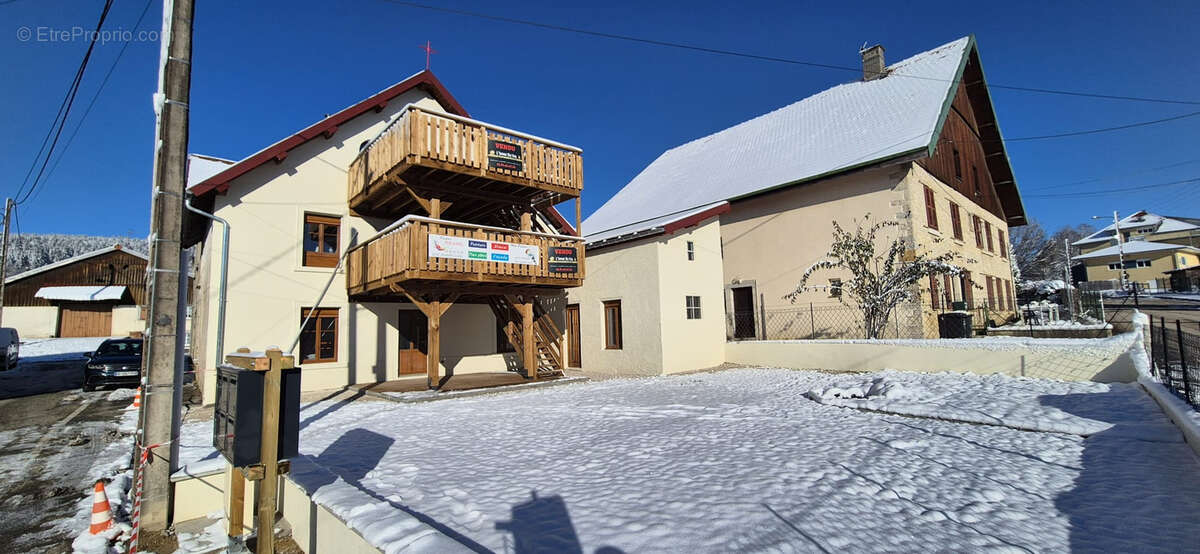 Appartement à ORCHAMPS-VENNES