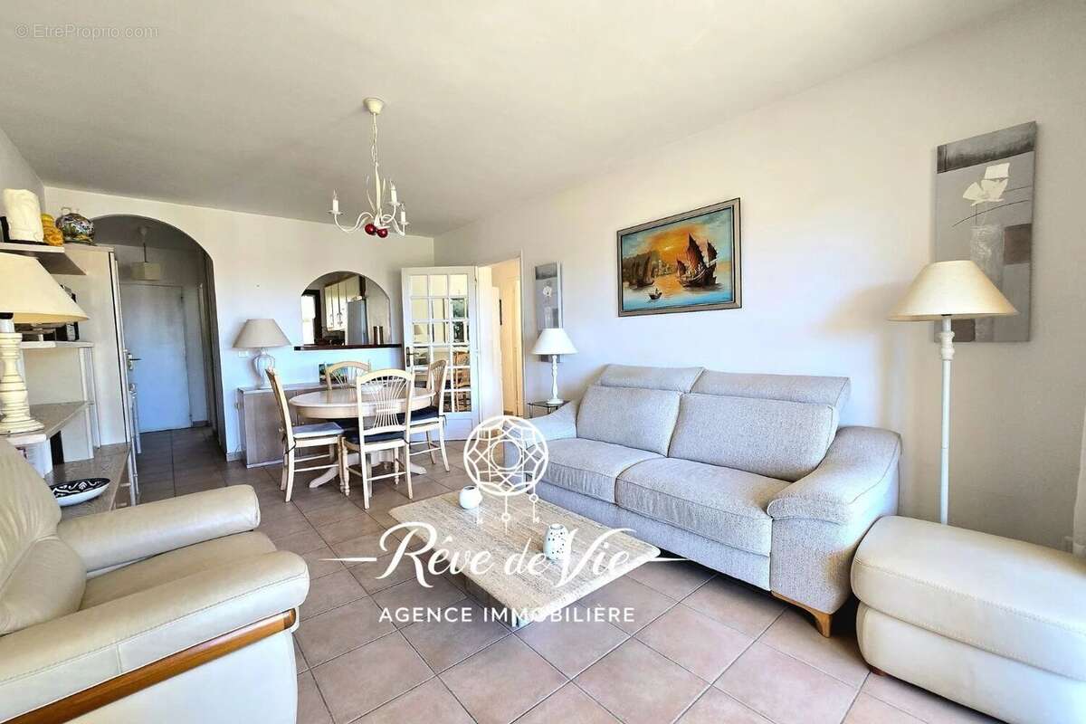 Appartement à BORMES-LES-MIMOSAS