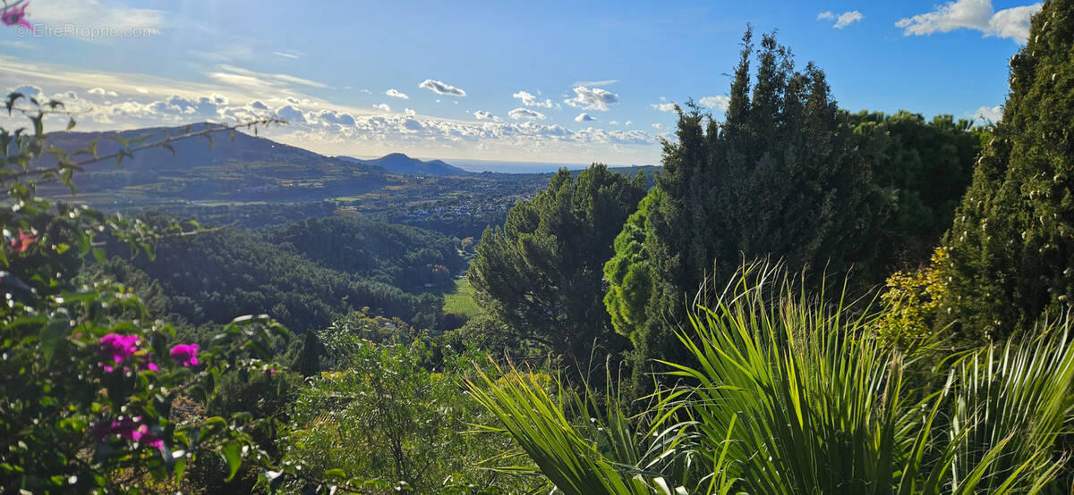Appartement à LE CASTELLET