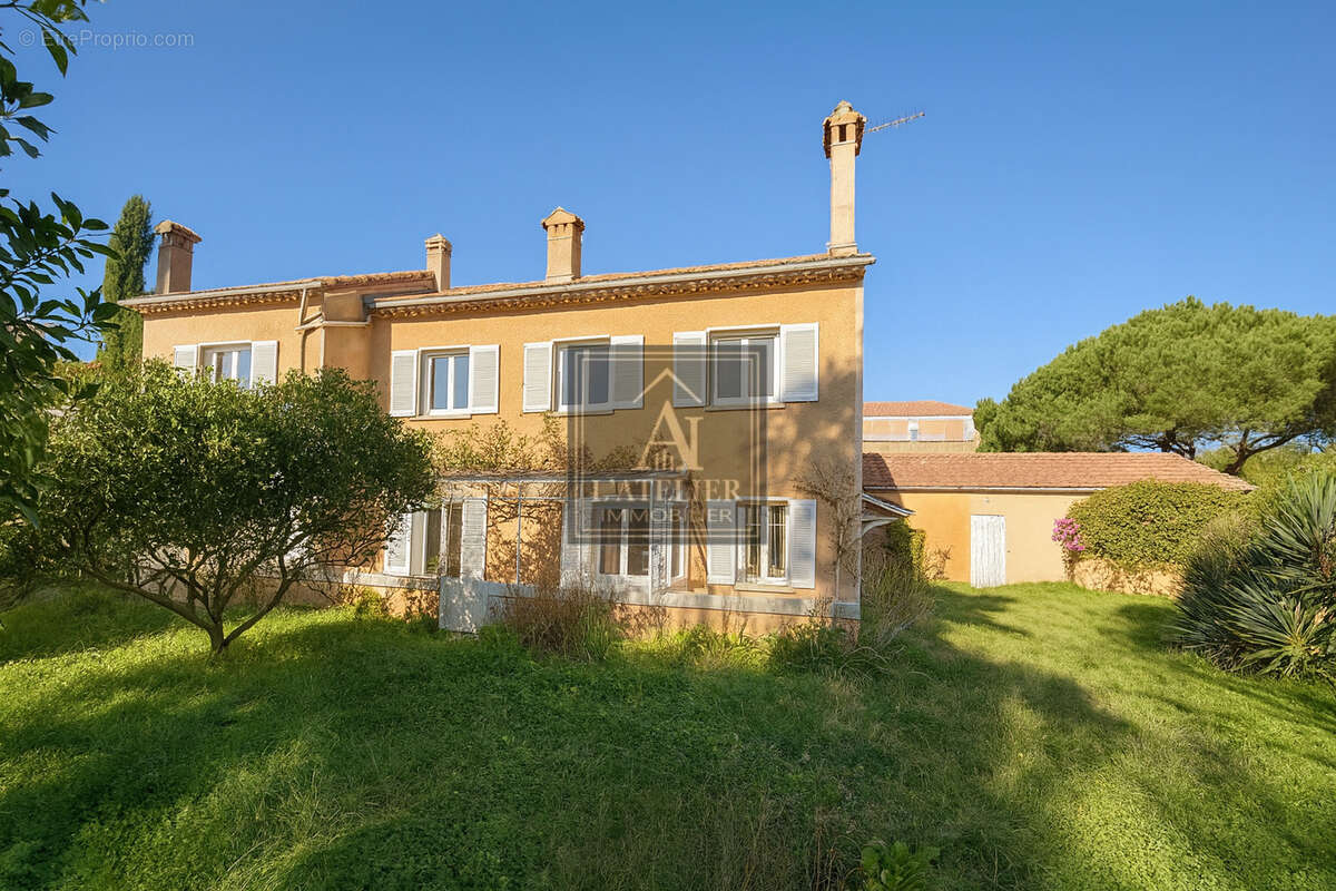 Maison à LA LONDE-LES-MAURES