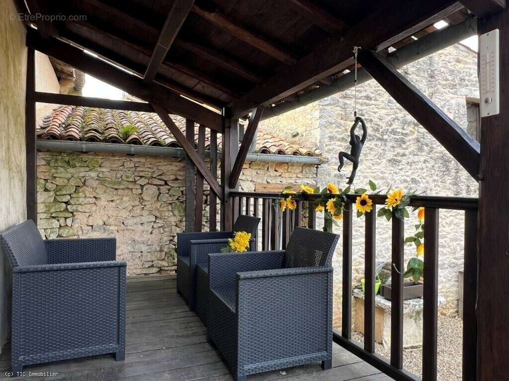 Maison à NANTEUIL-EN-VALLEE