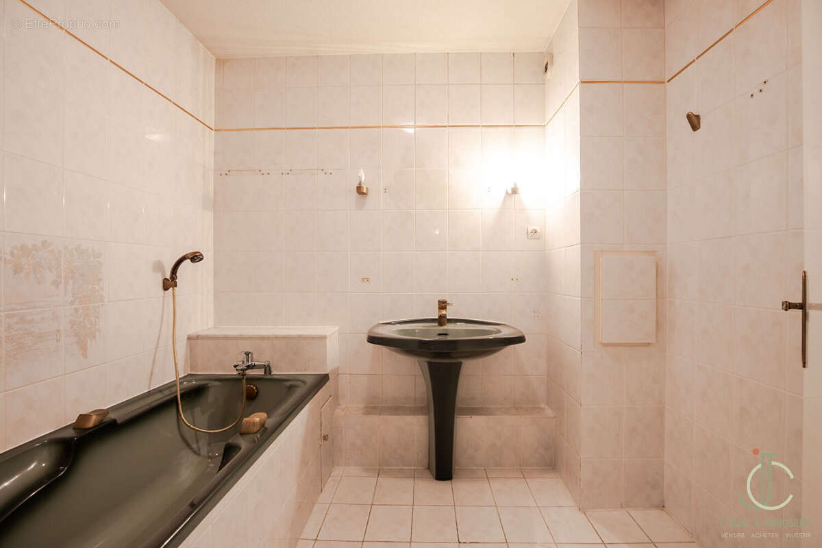 NANCY Thermal Cité Judiciaire - appartement 121m2 avec balcon et Parking ! - photo 13