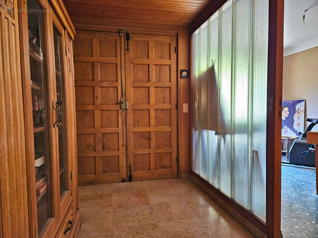 Maison Villeneuve Les Avignon 6 pièce(s) 212 m2 - photo 12
