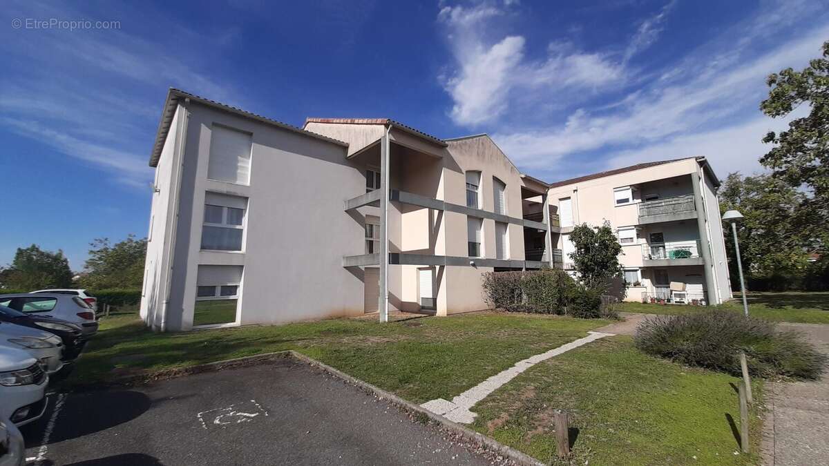 Facade immeuble  - Appartement à POITIERS