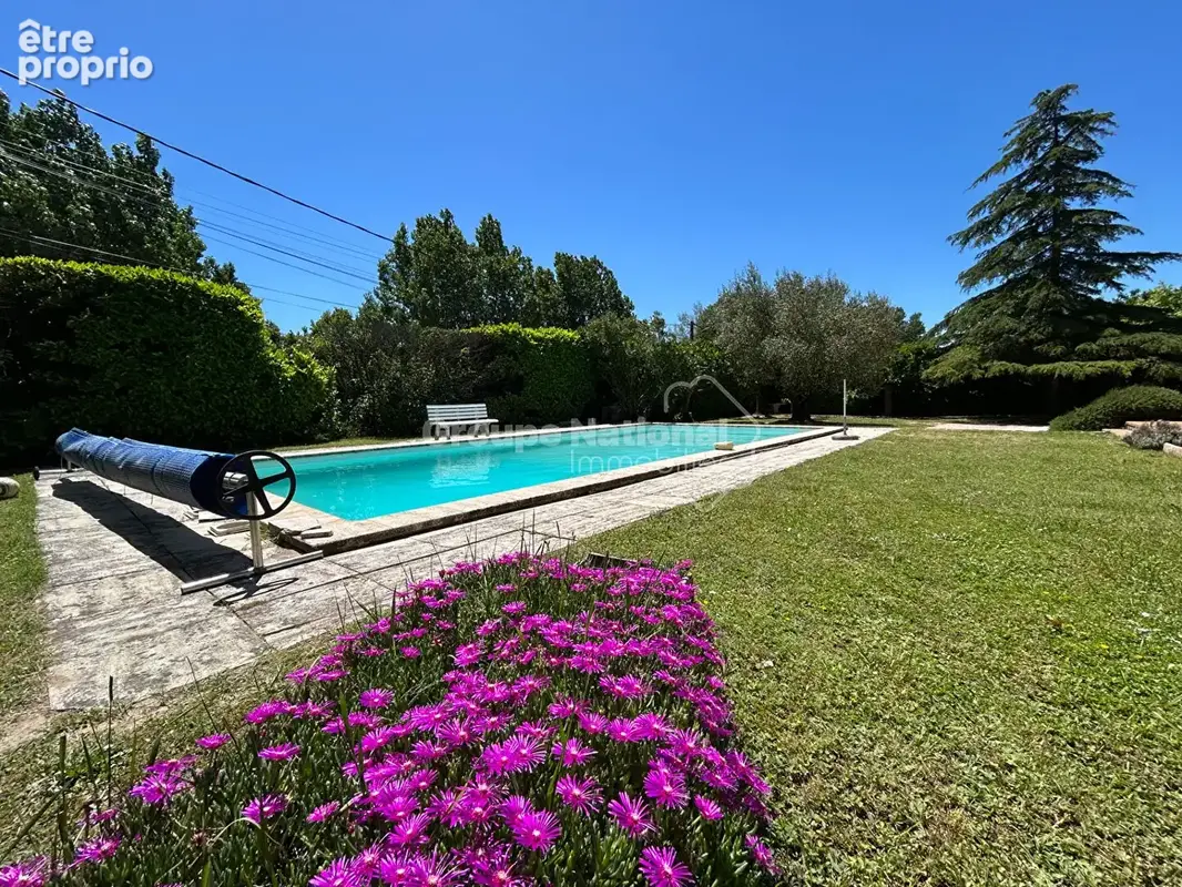 Maison 5 chambres sur parcelle de 1364 m² avec piscine et grand garage - Aubignan - photo 3