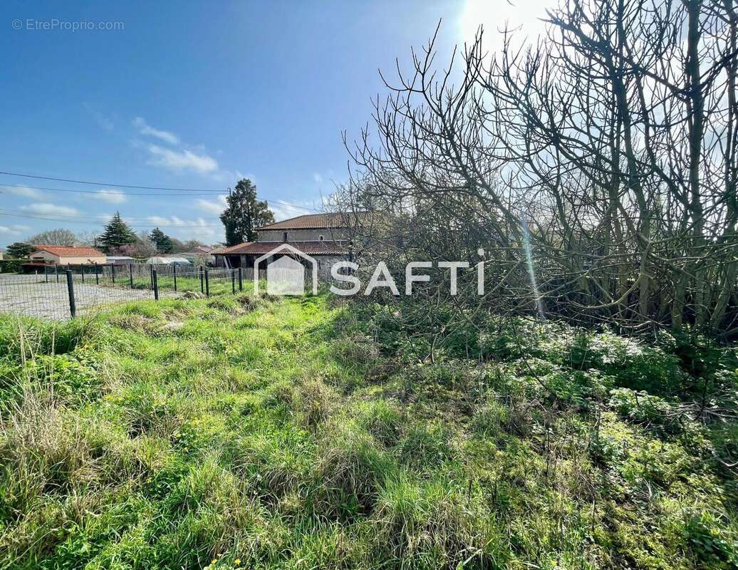 Terrain 1257 m² à La Boissiere-Sur-Evre  - photo 4