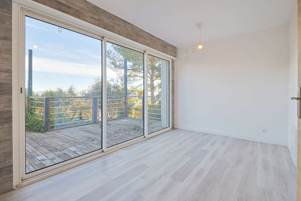 Maison à LA FARLEDE