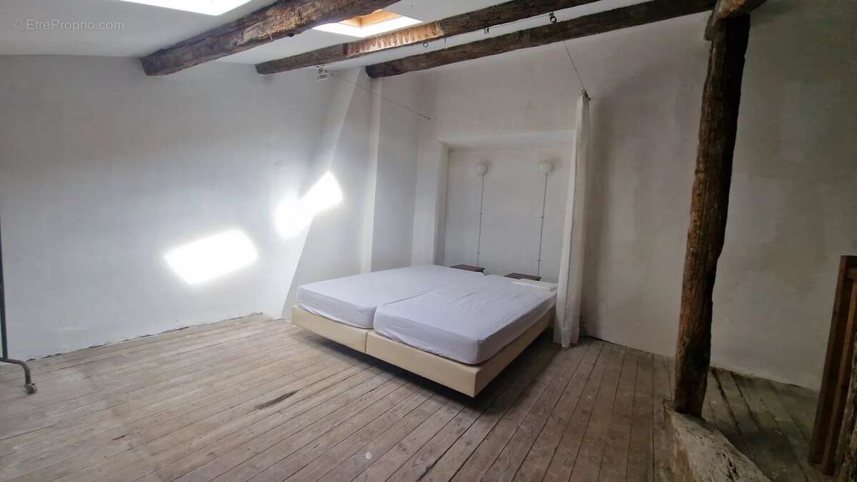 Bel appartement au cœur du village à terminer. - photo 6