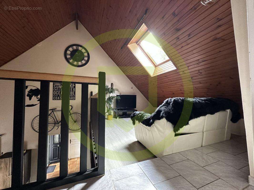 Maison à CIRES-LES-MELLO