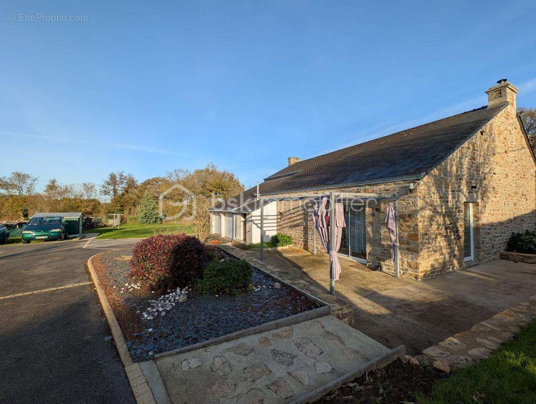 Maison à MONTERBLANC