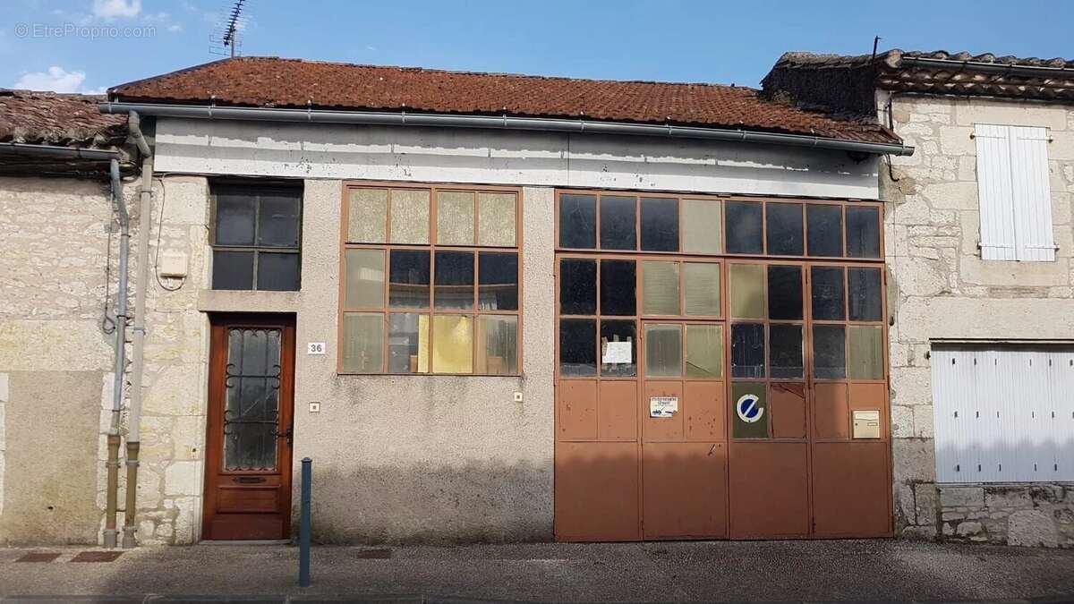 Maison à CASTELNAU-MONTRATIER