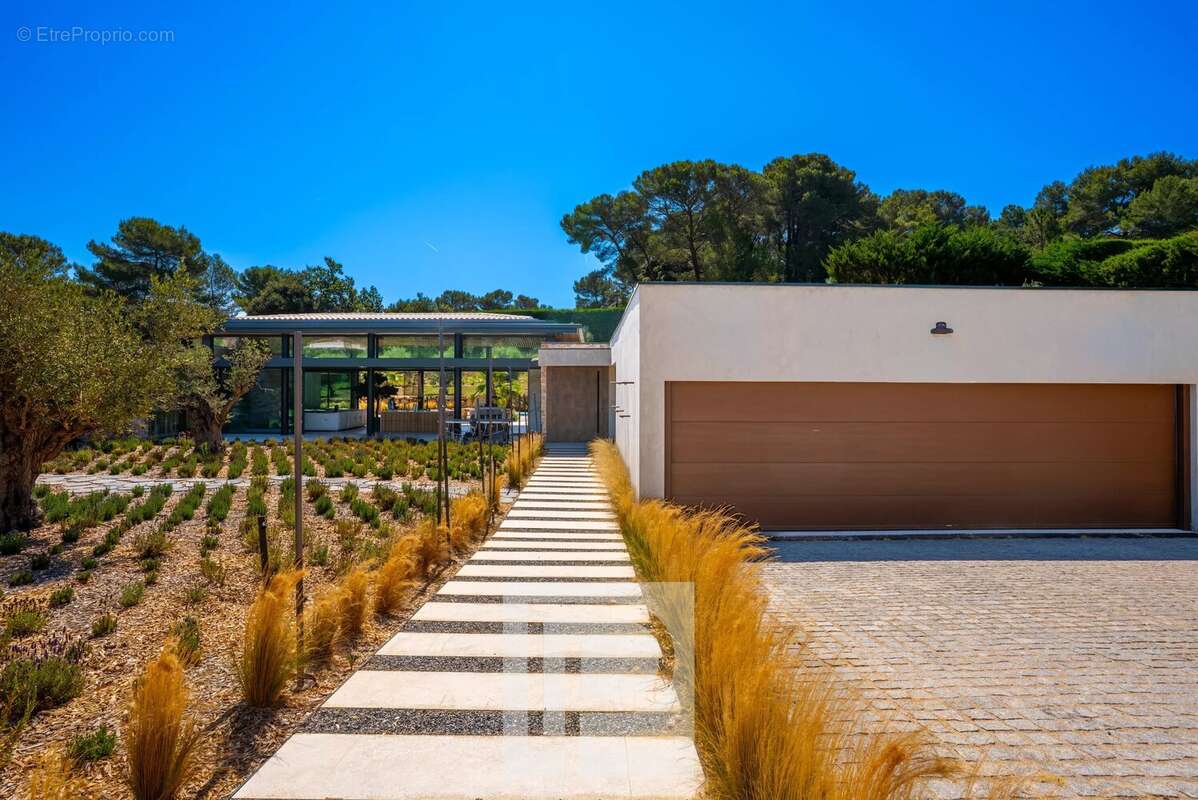 Propriété contemporaine d’exception au cœur d’un domaine privé - photo 16