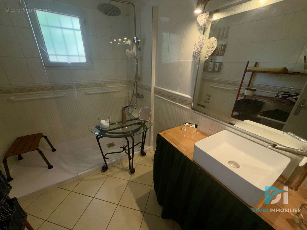 BEZIERS, Villa plain-pied sur 250m2 de terrain. - photo 12