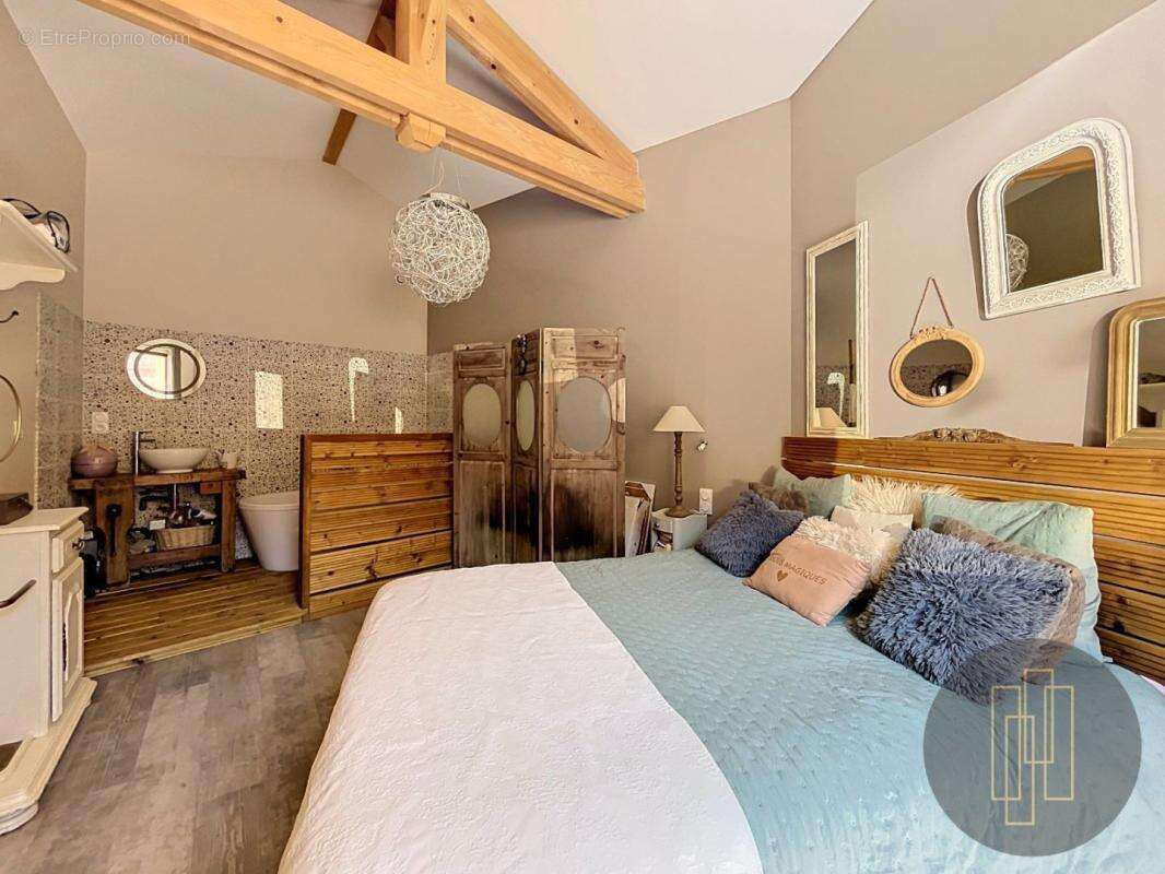 Maison en pierres dorées de 170m² avec vue dégagée - photo 13