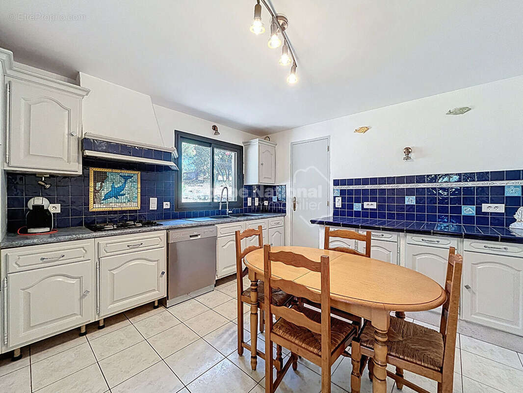 Uchaux, propriété avec gîte 205m² , possibilité revenu locatif, 4870m² de terrain arboré avec piscine - photo 18