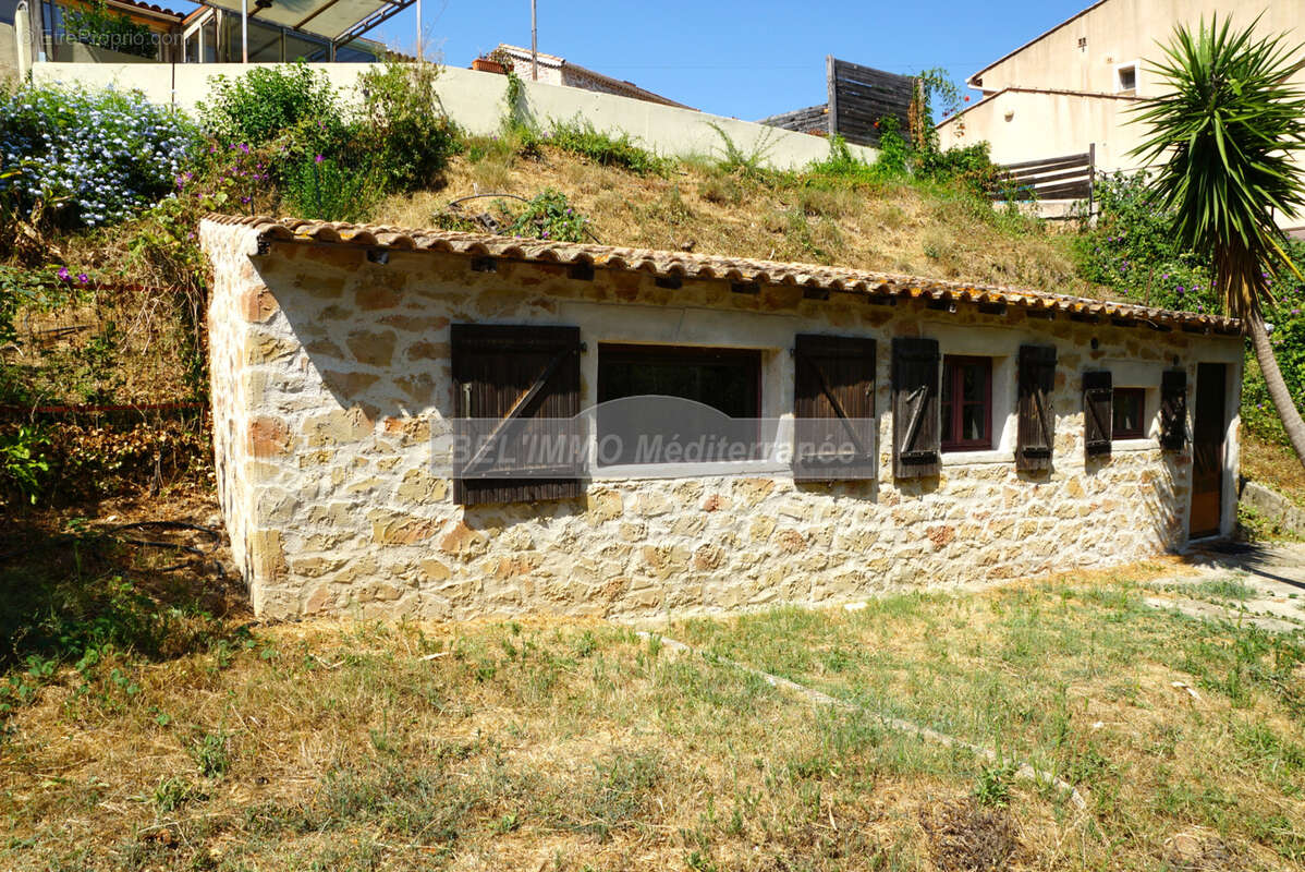 Villa 3 chambres, avec piscine et dépendances - photo 25