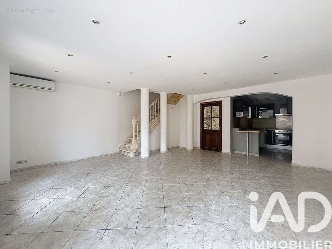 Photo 3 - Maison à MARSEILLE-13E