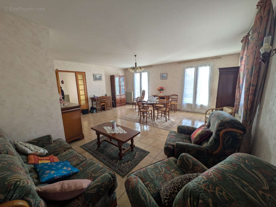 SAINTES RIVE GAUCHE Maison de plain pied-2 chambres - photo 8