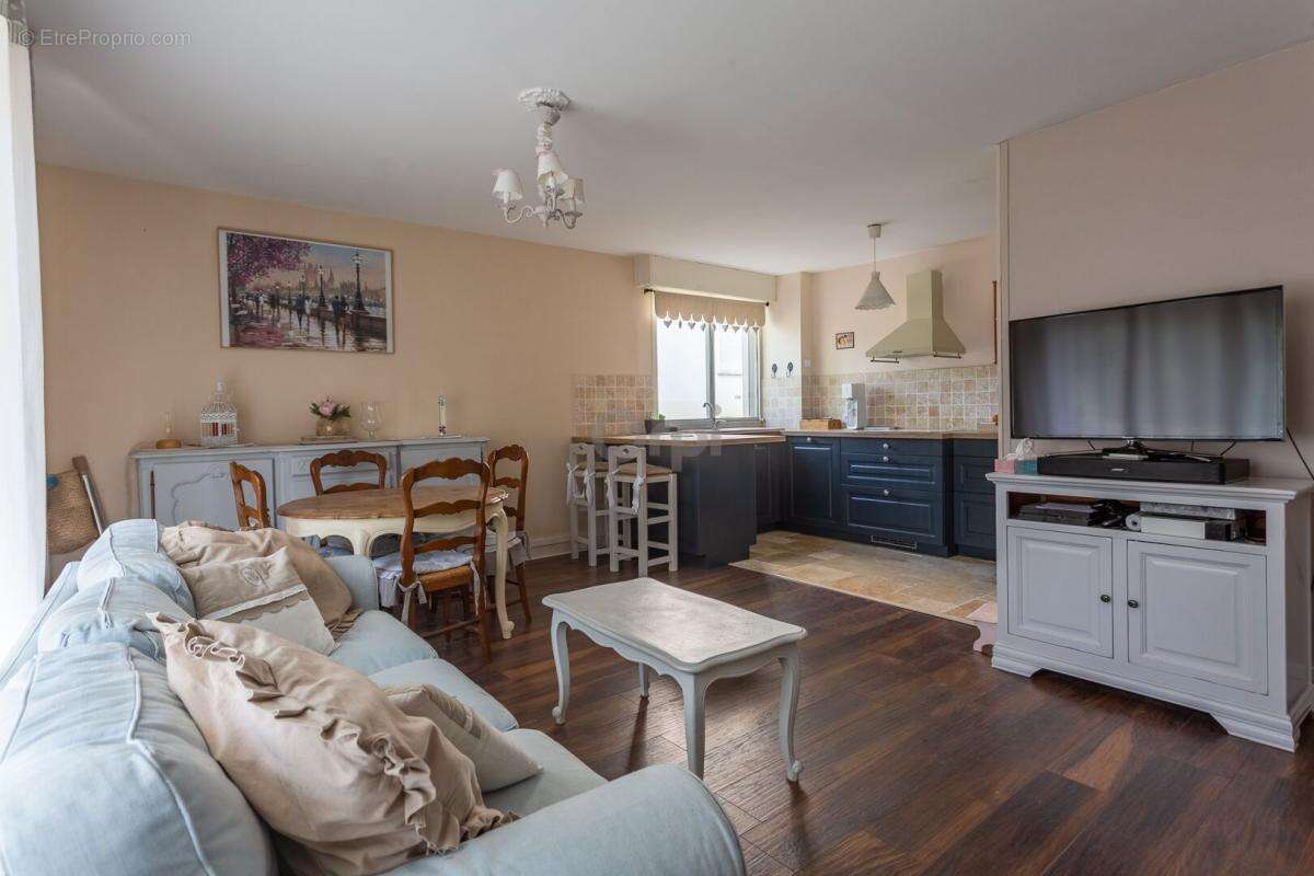 Appartement 3 pièces 63,05 m² BALCON - CAVE - PARKING - photo 3